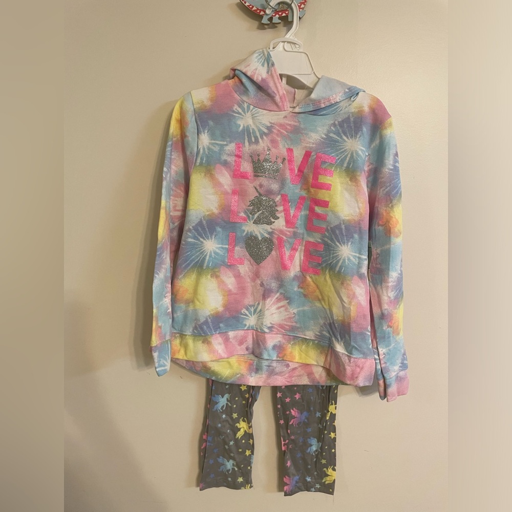 New Girl set, sweater with legging.